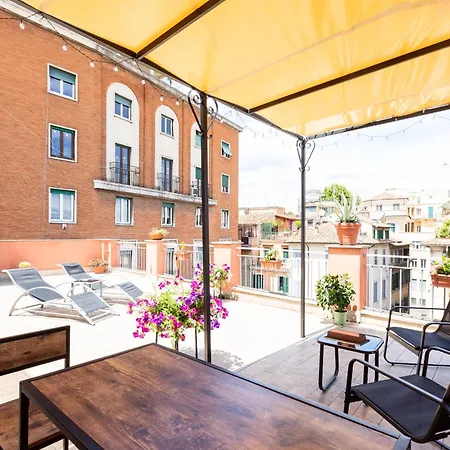 Exclusive View Trastevere Terrace アパート ローマ